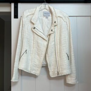 Linen color never worn. Weaved jacket.